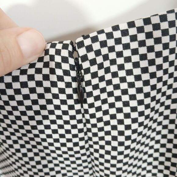 ILE New York Sleeveless Sheath Dress - Picture 6 of 11